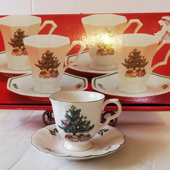 Set of Four Demitasse Cups and Saucers - Picture 2 of 6